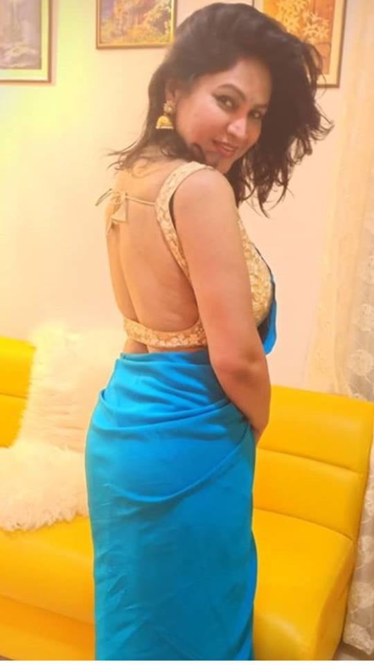 Sexi aunty in saree