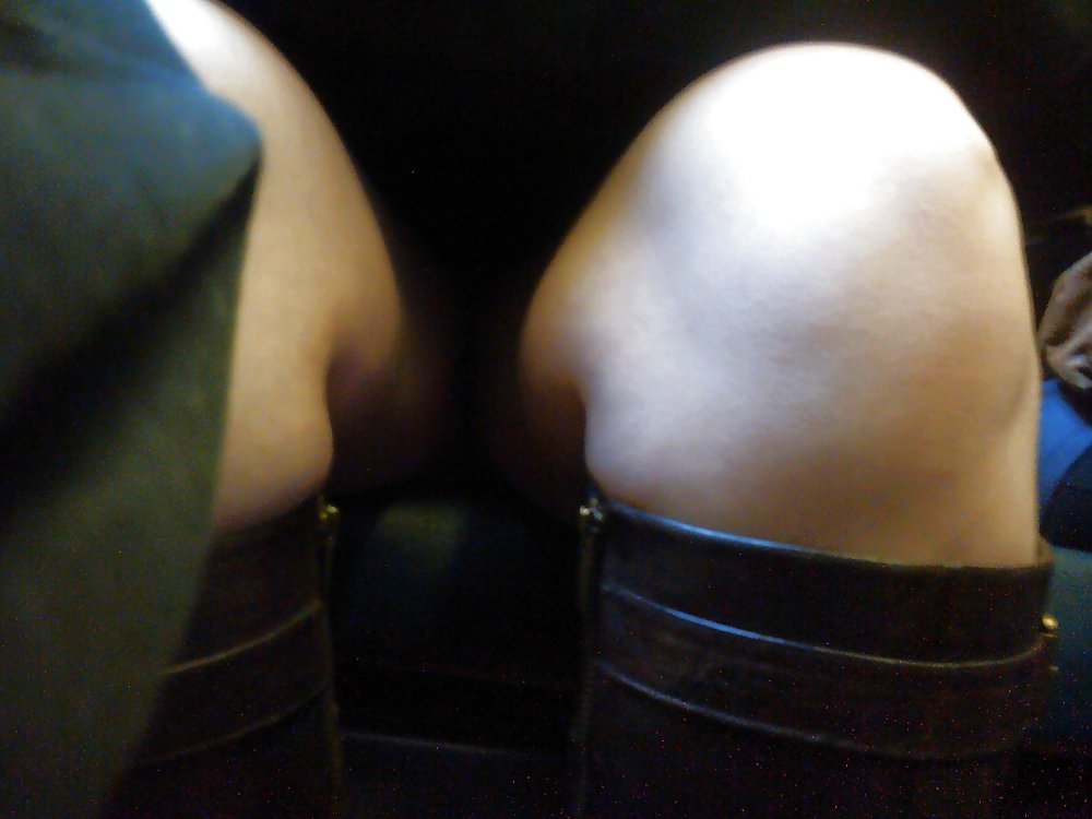 Porn Pics Lovely thick thighs upskirt girl