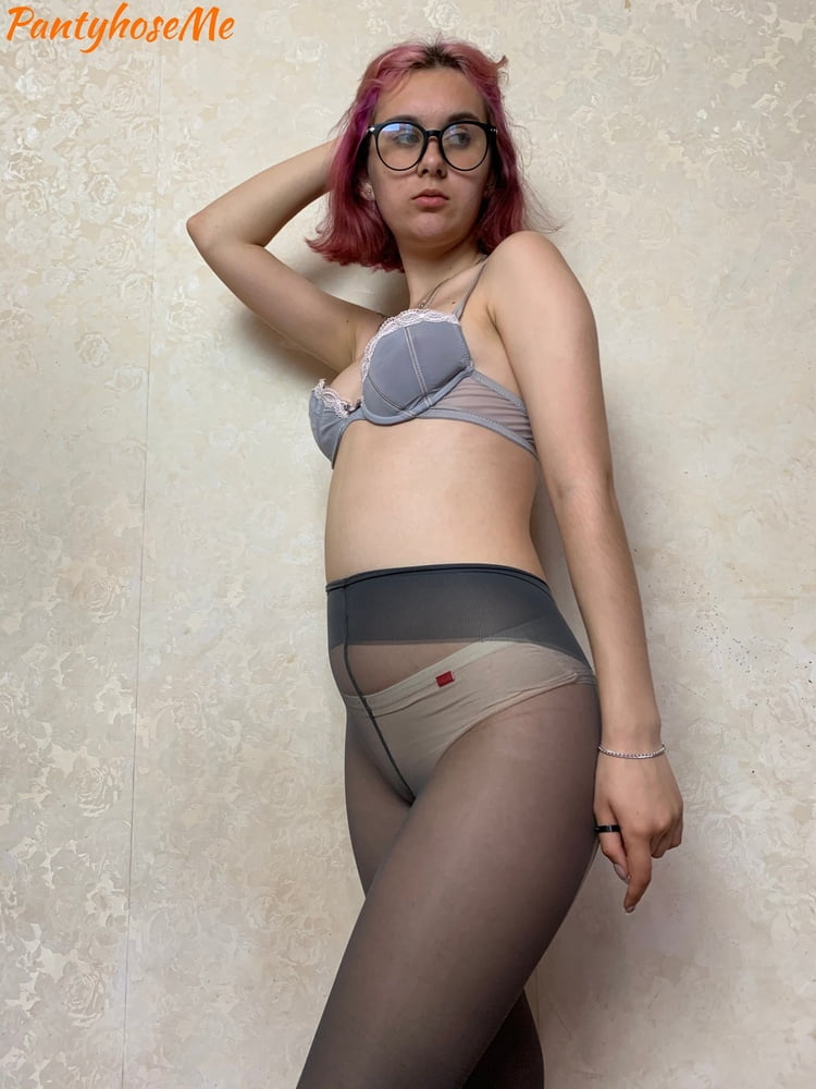 Nerdy Babe In Bra, Panties and Pantyhose - 23 Pics 