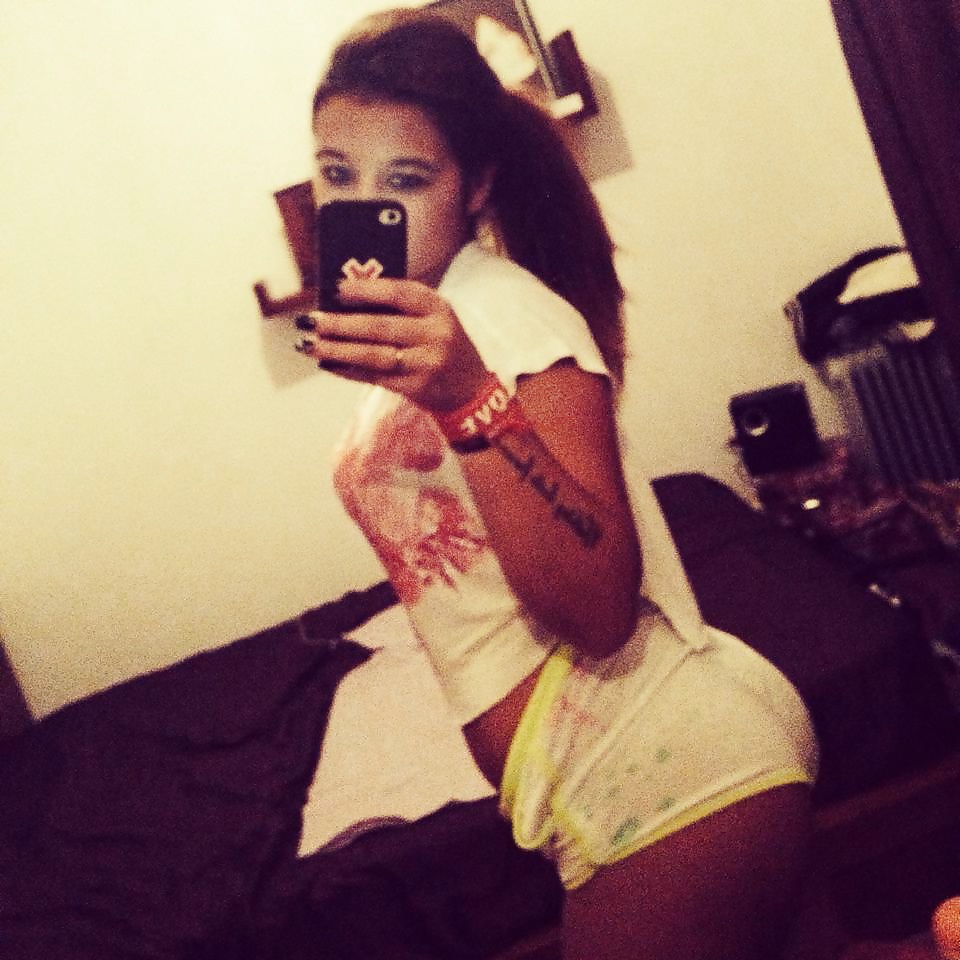 Porn Pics Slutty Facebook friends 3