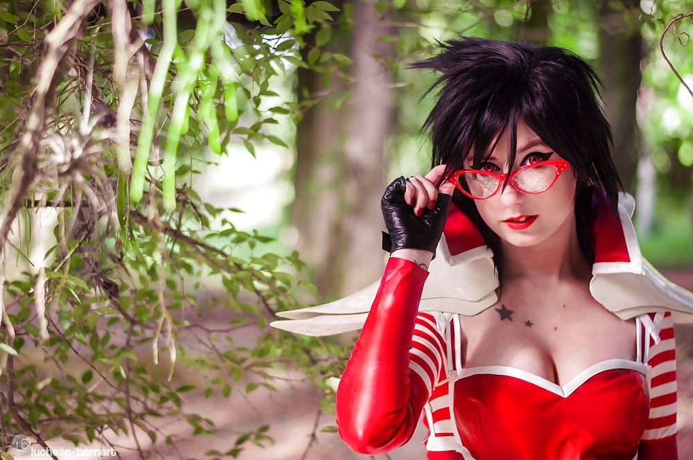 Косплей леди. Giu Hellsing косплей. Giu Hellsing Bayonetta. Giu_Hellsing Bayonetta Cosplay. Giu Hellsing Cosplay леди.