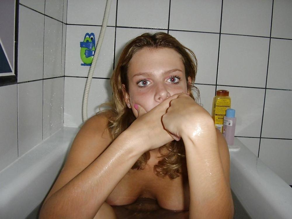 Porn Pics Traudl in Bedroom at Hotel