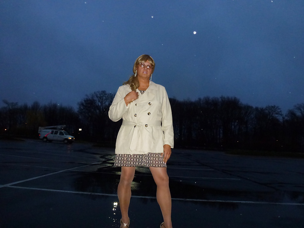 Porn Pics Cold rainy night