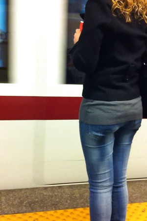 BEST ASSES IN SUBWAY 2 (comment please)