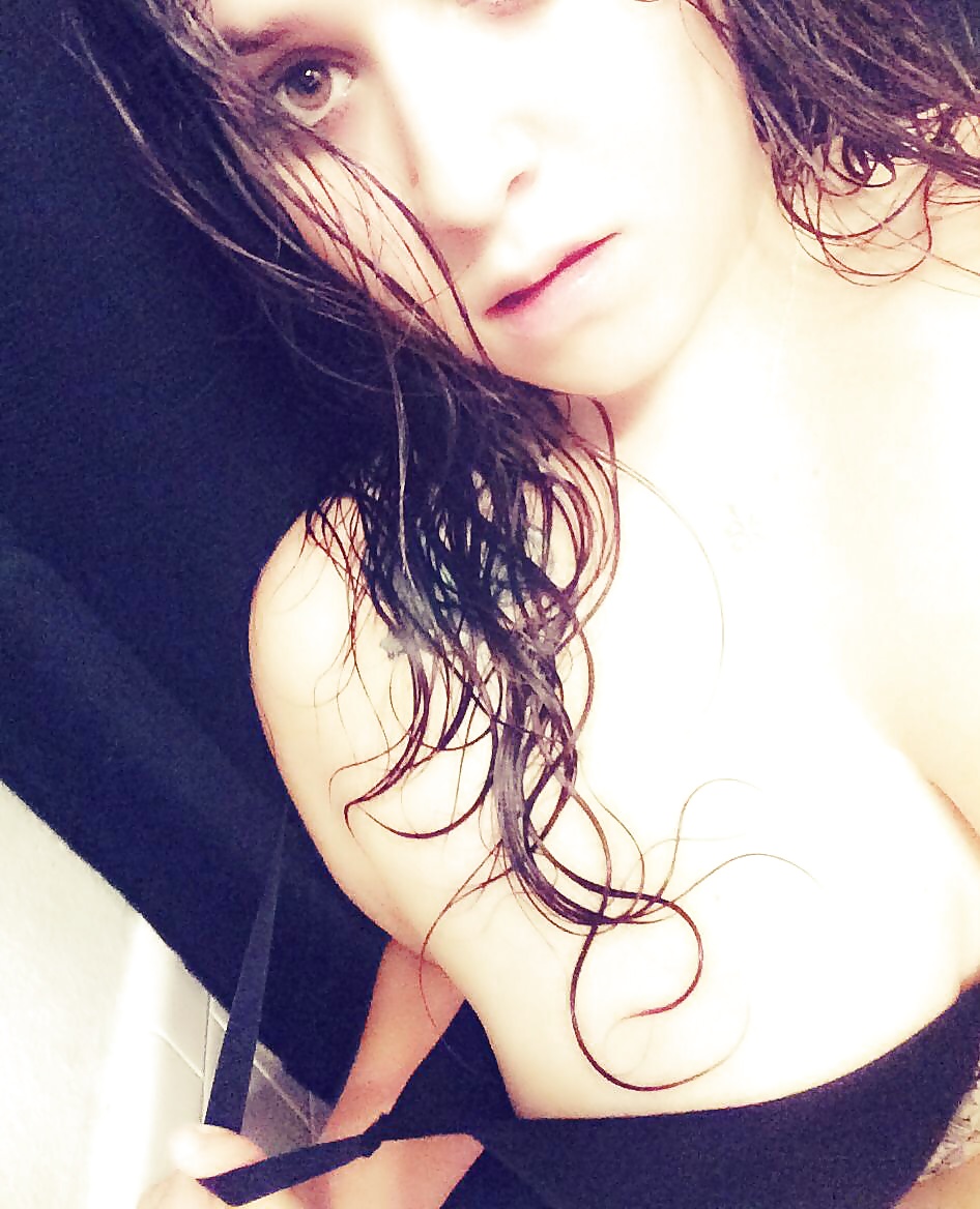 Porn Pics Someone's wife I work with.