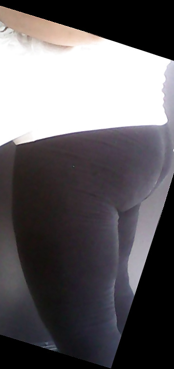 Porn Pics thick latin ass in leggings