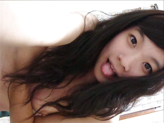 Porn Pics A Taiwan slut
