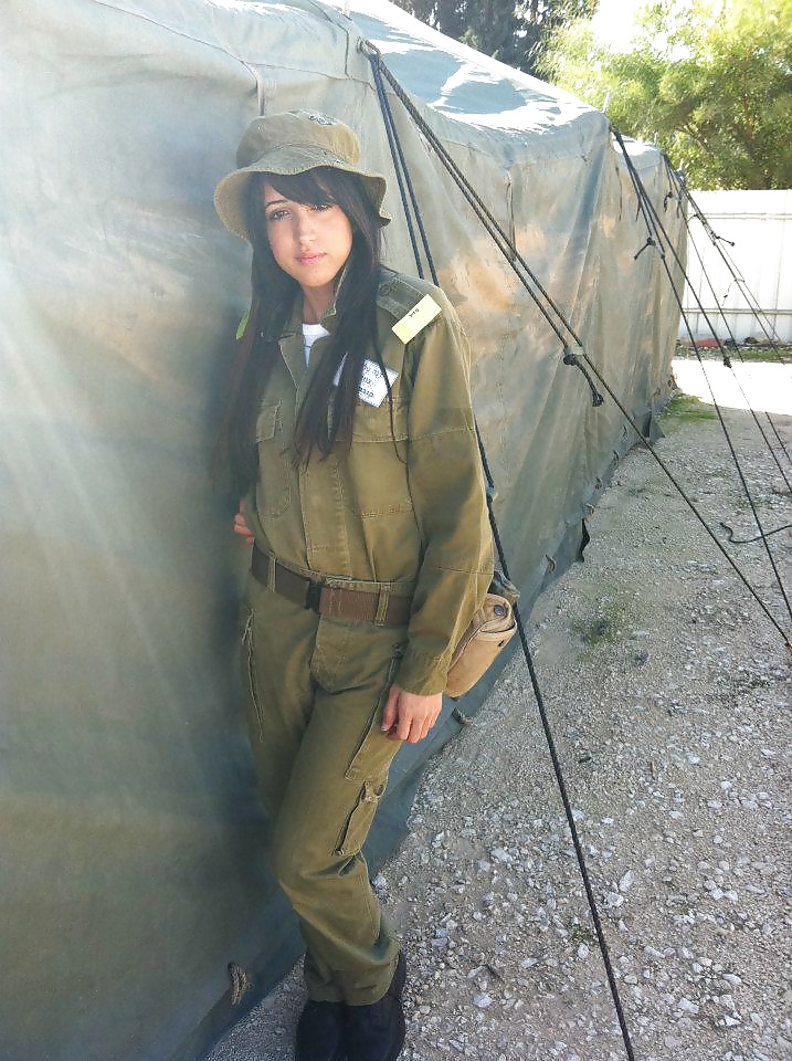 Porn Pics Private Israeli army girls(18-21years old)