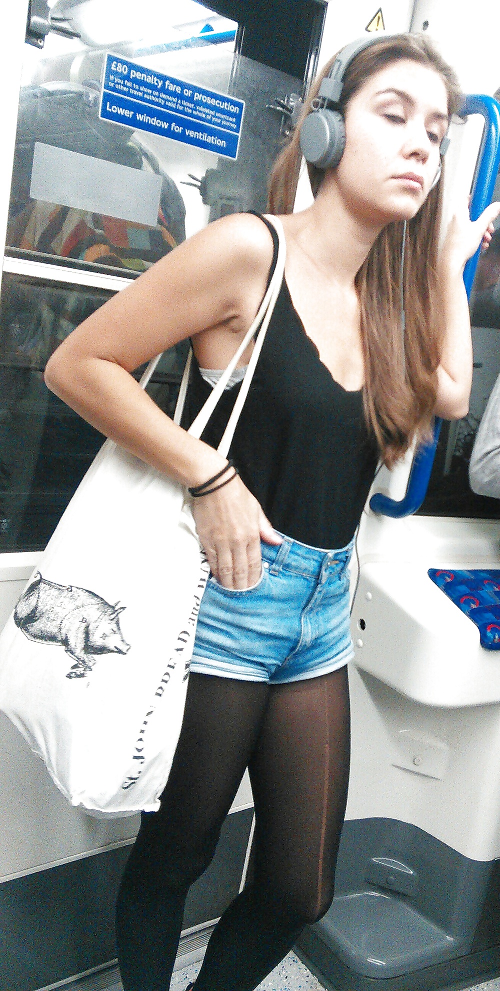 Porn Pics Londonperv's Candids 2014 - Train Perving vol 3