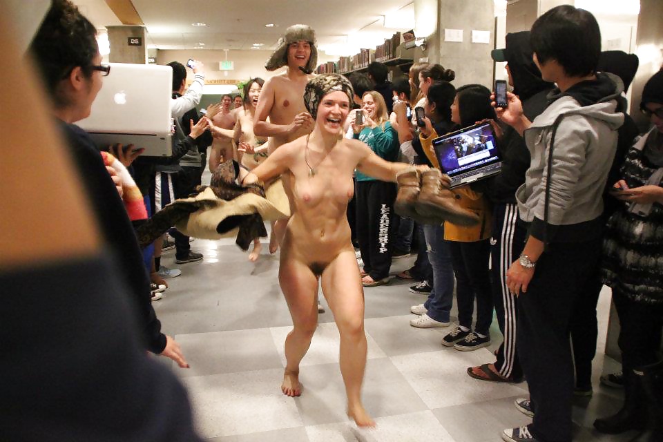 Porn Pics Some foxy ladies found lost on my cup other night