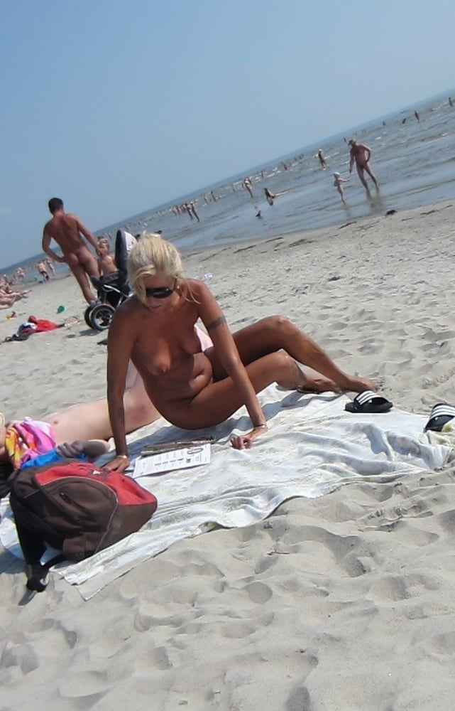 Porn Pics Blond Girl Nude on the Beach