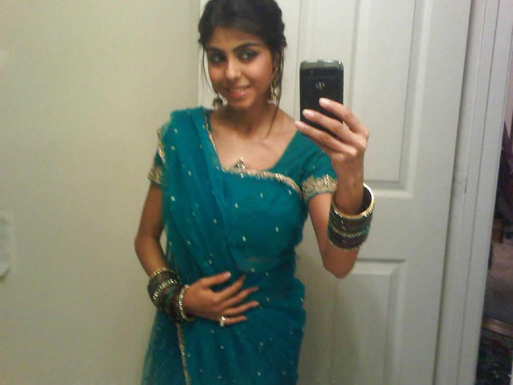 Porn Pics Amateurs Asian Delights 20 - A cute little Indian girl 03