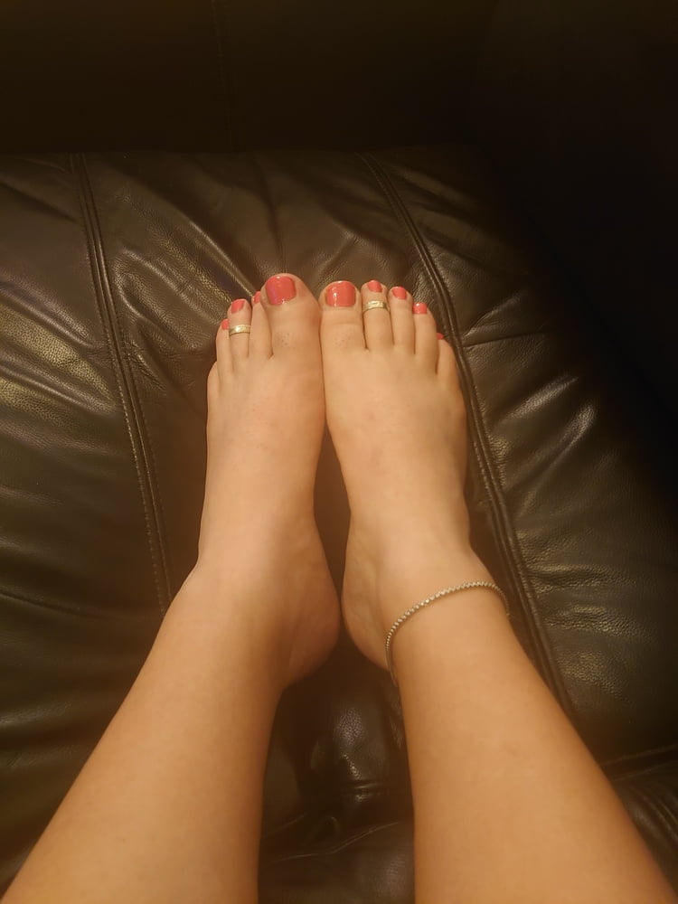 Pink toe nails - 8 Photos 
