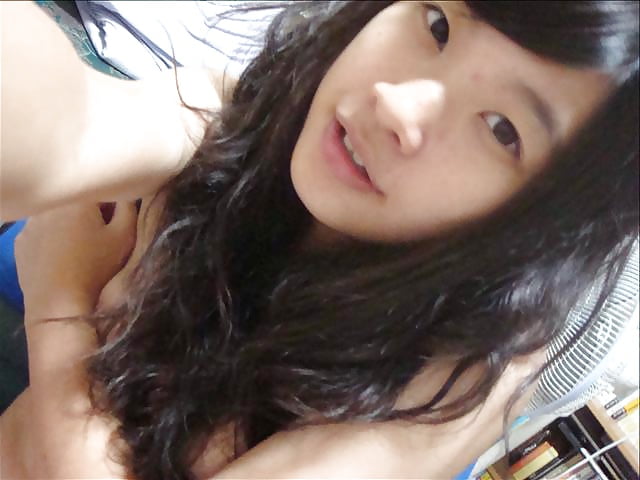 Porn Pics A Taiwan slut