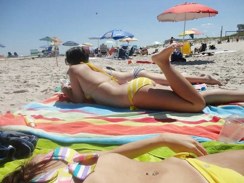 Porn Pics jolies culs a la plage 01