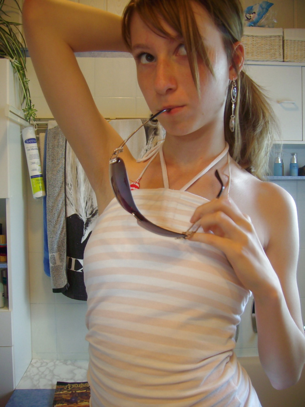Porn Pics Teenage girl selfshot 19 yr old (Photo set)