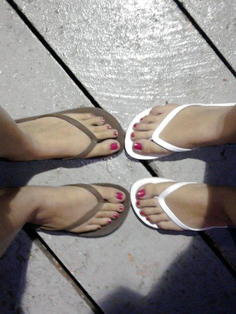 feet sandals toenails