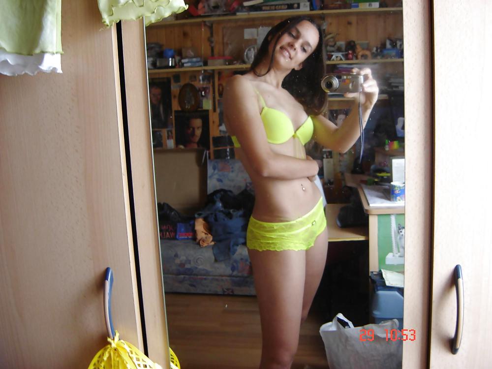 Porn Pics Amateur Young Brunette Teen