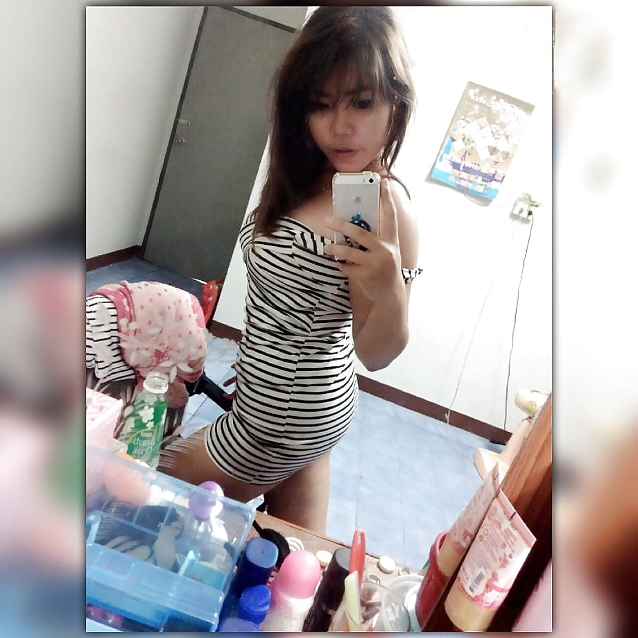 Porn Pics 19 year old Thai nude selfies