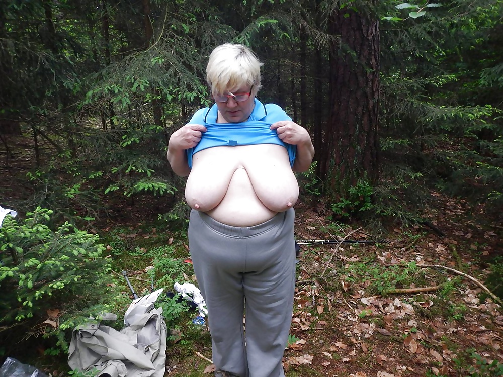 Porn Pics Busty granny in forest