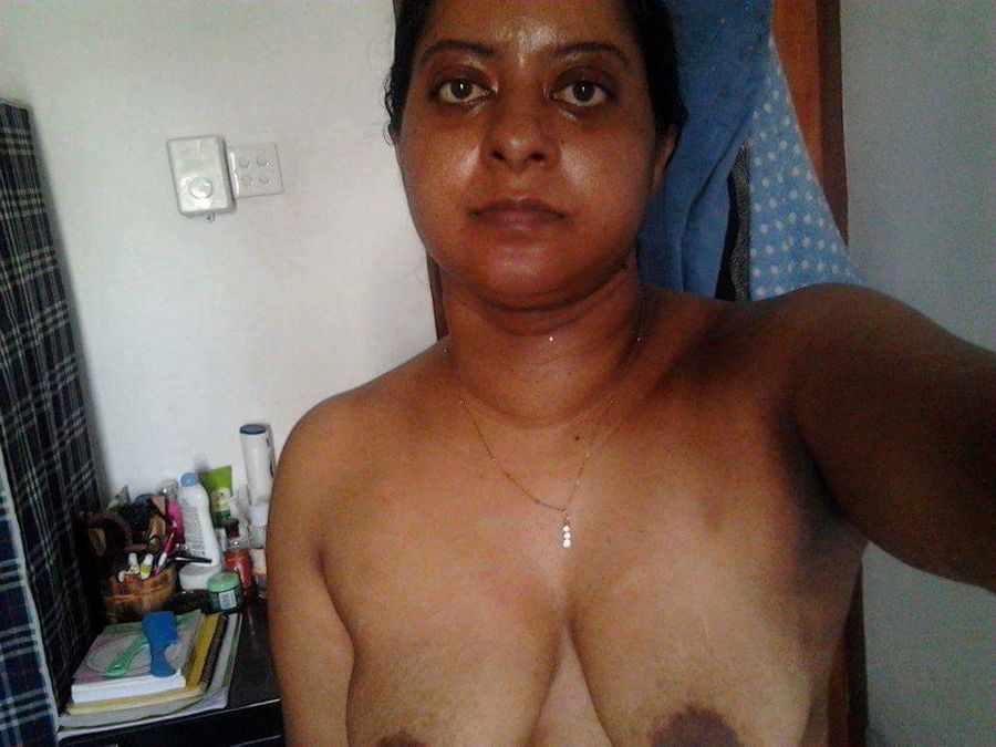 See And Save As Indian Muslim Mom Showing Her Nude Body Porn Pict