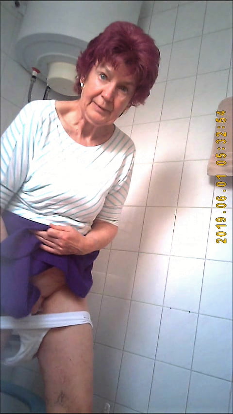 Italienerin Granny Toilette Doppelter