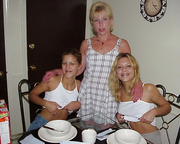 Porn Pics Who wins Mother and Daughter vs Twins Pt2?