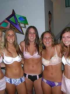 Porn Pics Bra babes