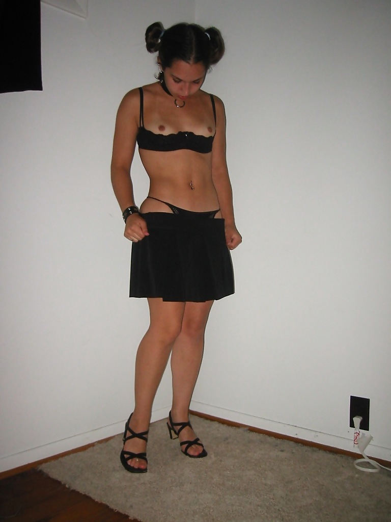 Porn Pics MASTURBATING