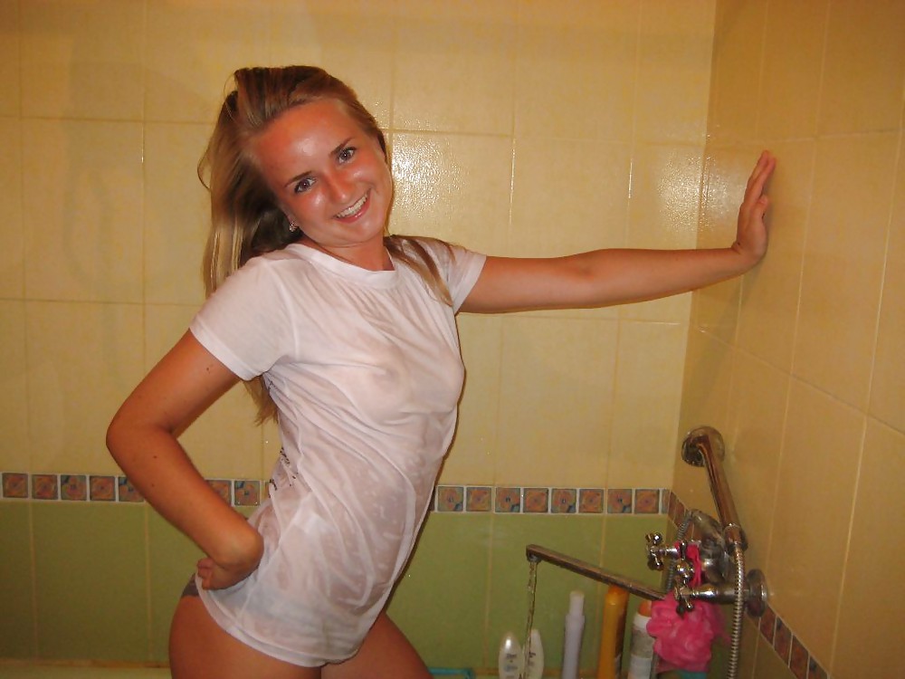 Porn Pics Hot Girls in the Shower Wetlook