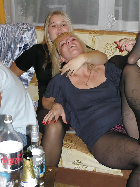 Porn Pics Amateur ladies in pantyhose-are you looking up my skirt?