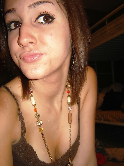 Porn Pics Play with me on justtruehookup.com