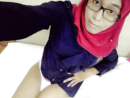 Malay Hijab Gurl