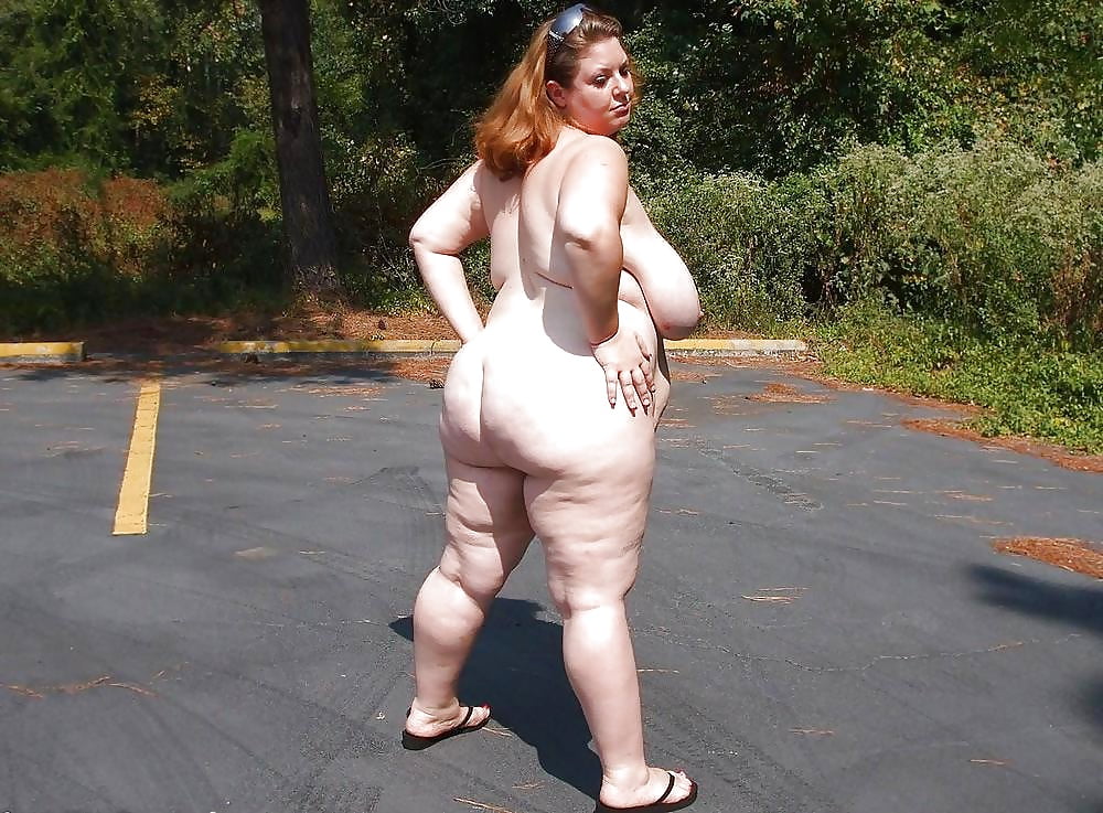 Nude round butt