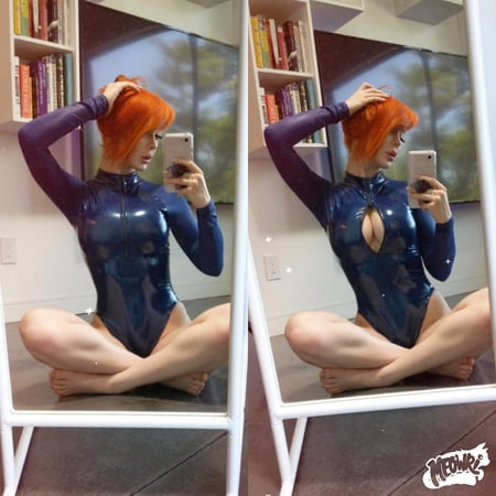 wonderfull girl redhead cosplay busty         