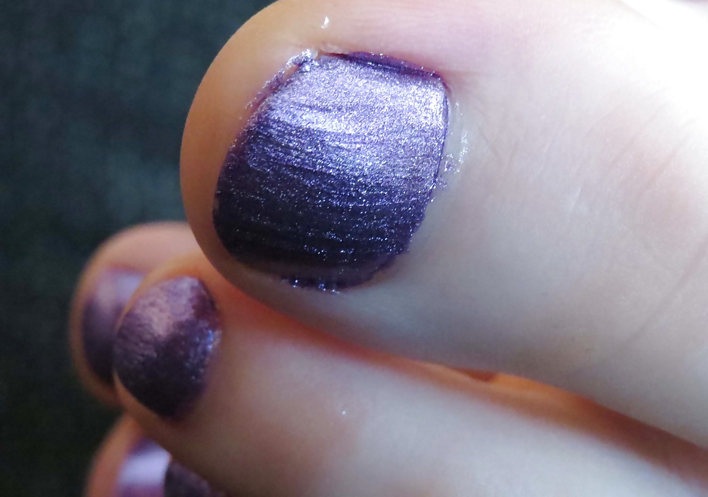 Porn Pics barefeet and purple nails