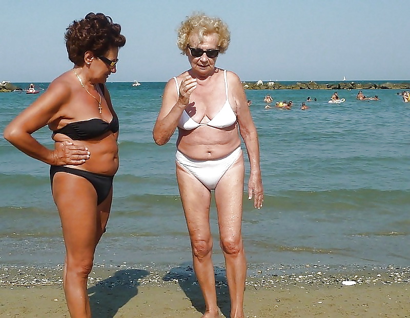 Porn Pics Sexy Mature Grannies on the beach! Amateur mix!
