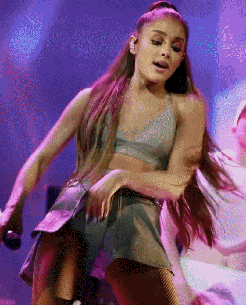 Watch ariana grande shakes her teen boobs and download to phone. 