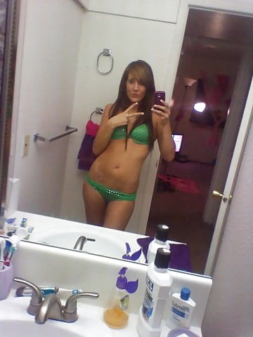 Porn Pics Round ass on teen slut