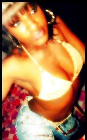 Porn Pics SmutDates Username 'MzzPlayb0y'