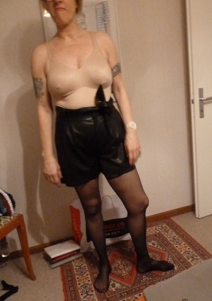 Wife's pantyhose of New Years eve - 30 Pics 