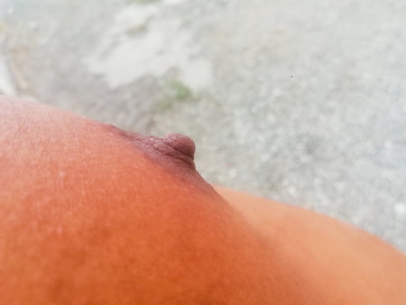 mis ricos pezones de macho deliciosas tetillas            