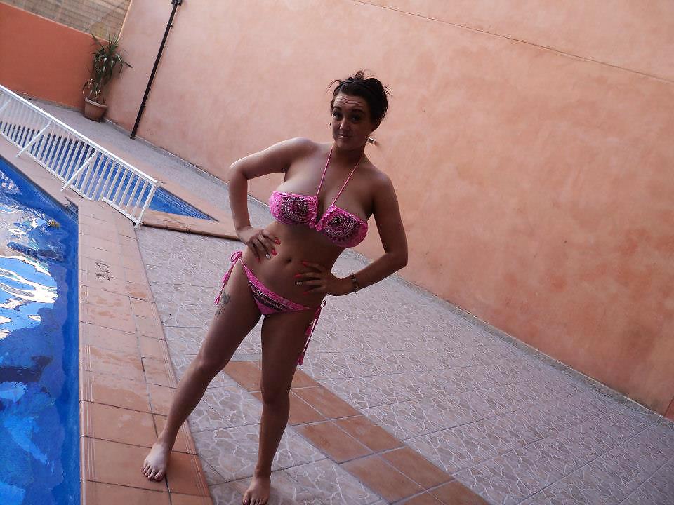 Porn Pics Hot Irish chick on holiday....please comment