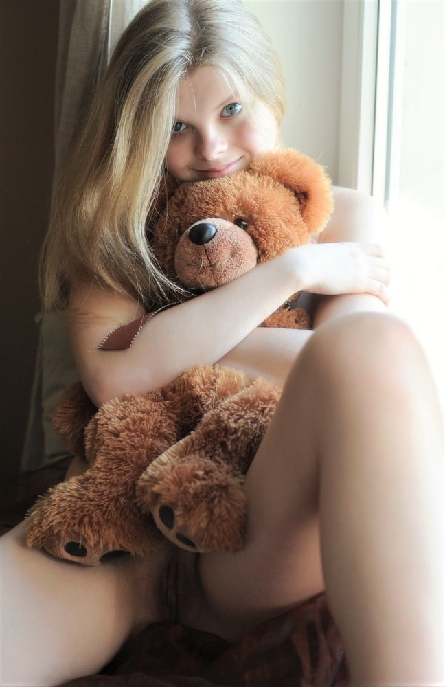 Lynn Pops Gets Naked With Her Teddy Bear On The Bed
