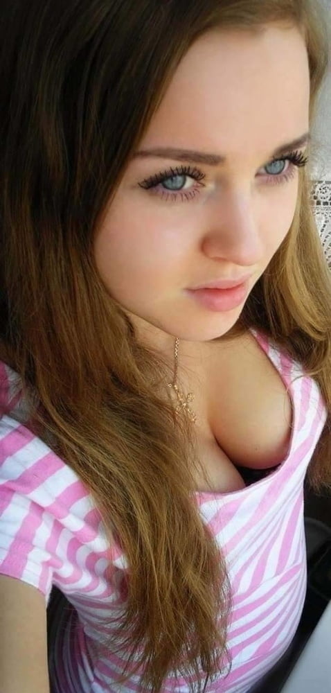 Teen Cleavage