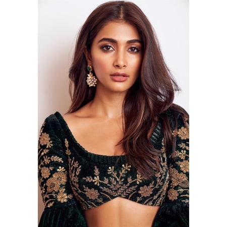 pooja hegde recent photoshoot pictures         