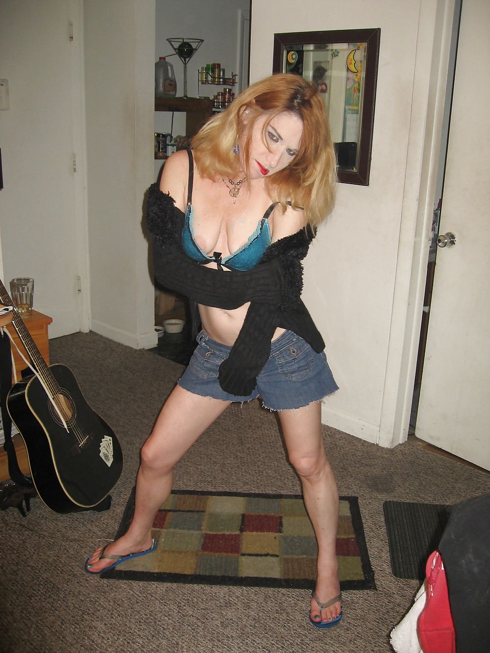 Porn Pics SLUTTY REDHEAD IN FLIP FLOPS