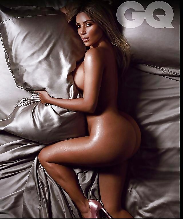 Kim kardashian naked boobs-6106