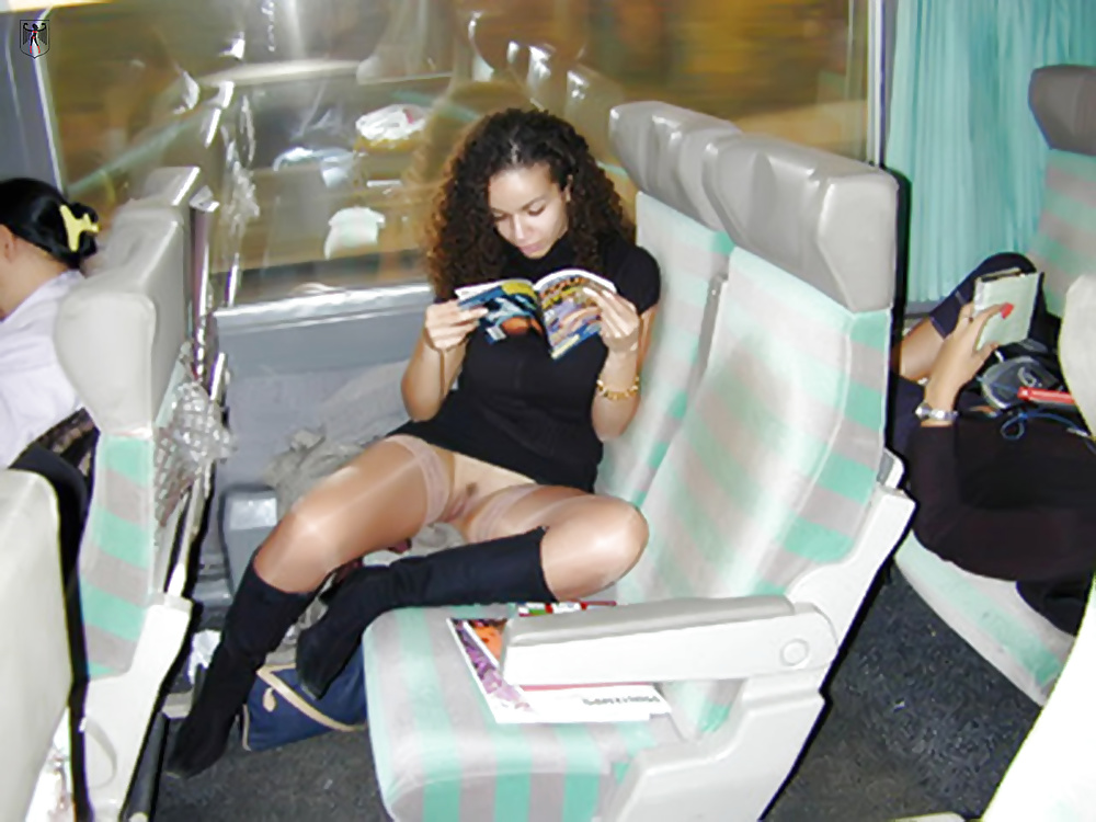 Porn Pics Public transport flashing!!!