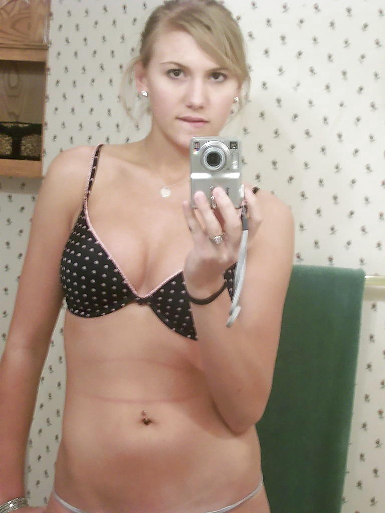 Porn Pics Blonde selfshot